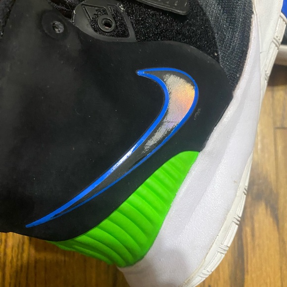 Nike Kyrie 6 Shutter Shades Sneakers - Picture 7 of 12
